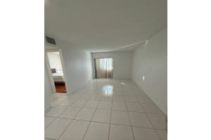 17530 Nw 68th Ave C3010, Hialeah