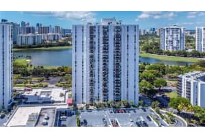 3625 N Country Club Dr 1804 Aventura, FL 33180 - MLS#A11922037