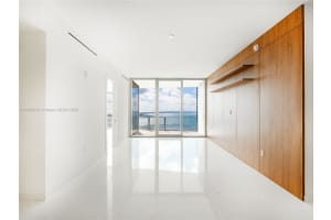 300 Biscayne Boulevard Way 4305w, Miami