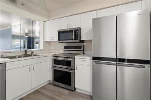 9610 Victoria Lane D202 Naples, FL 34109 - MLS#A11922102