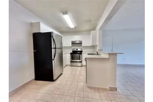 301 Palm Way 104, Pembroke Pines