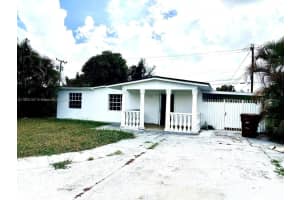 712 Hialeah Dr, Hialeah