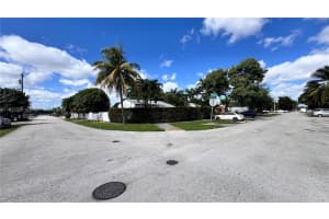 1600 Nw 36th Ave Miami, FL 33125 - MLS#A11922326