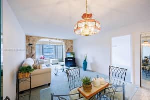 9401 Lime Bay Blvd 302 Tamarac, FL 33321 - MLS#A11922345