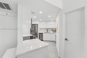 999 Brickell Bay Dr APT 711, Miami, FL 33131, - MLS#A11922407