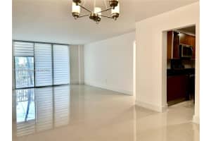 2851 Ne 183rd St 109e, Aventura