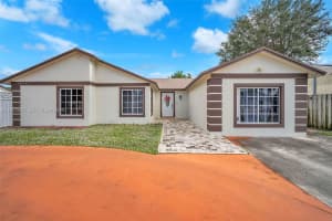 19541 Nw 57th Ct Hialeah, FL 33015 - MLS#A11922517