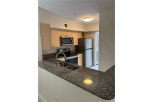 2494 Centergate Dr 302, Miramar