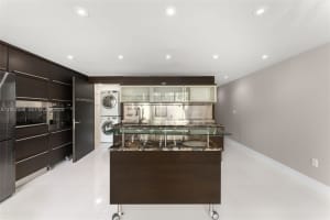 6000 Collins Ave 330 Miami Beach, FL 33140 - MLS#A11922589