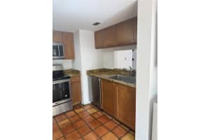 6860 SW 45th Ln Apartment 4, Miami, FL 33155, - MLS#A11922714