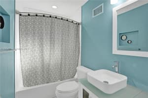 3424 Nw 33rd St Lauderdale Lakes, FL 33309 - MLS#A11922834