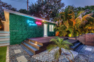 1960 Riverside Dr Fort Lauderdale, FL 33312 - MLS#A11922862