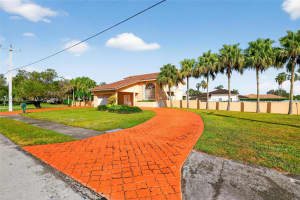 6611 Sw 99th Ave Miami, FL 33173 - MLS#A11922872