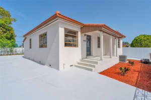 4485 E 8th Ave, Hialeah