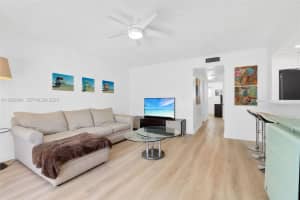 1601 Bay Rd APT 8, Miami Beach, FL 33139, - MLS#A11922894