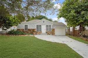 810 Ridgewood Dr, West Palm Beach