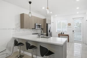 6420 Nw 102nd Path 110 Doral, FL 33178 - MLS#A11922942