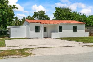 1631 Nw 12th Ct Fort Lauderdale, FL 33311 - MLS#A11922956