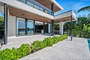 1050 Stillwater Dr, Miami Beach, FL 33141, Sold 12/15/25