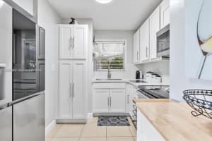 8841 W Flagler St 212, Miami