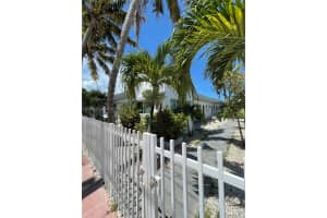 8215 Crespi Blvd #4, Miami Beach, FL 33141, - MLS#A11923037