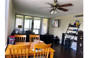 9441 Evergreen Pl 301, Davie