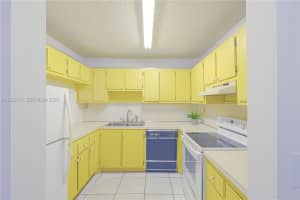 1900 W 68th St C203, Hialeah