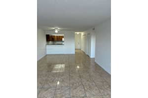 7000 Nw 186th St 4-226, Hialeah
