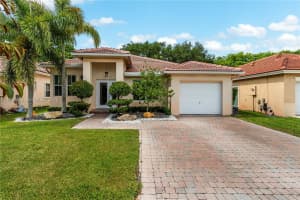 13946 S Cypress Cove Cir Davie, FL 33325 - MLS#A11923118