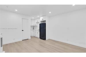 32 SW 9th St #2, Hallandale Beach, FL 33009, - MLS#A11923119