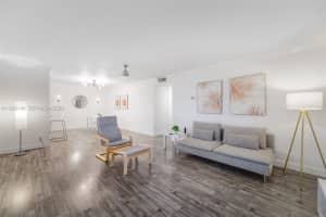 200 NE 12th Ave APT 6D, Hallandale Beach, FL 33009, - MLS#A11923144