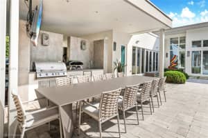 137 W Shore Dr W Miami, FL 33133 - MLS#A11923171