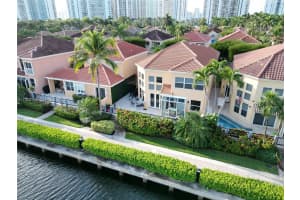 3757 NE 208th Terrace, Miami, FL 33180, - MLS#A11923194