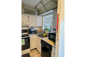 2701 N Pine Island Rd APT 303, Sunrise, FL 33322, - MLS#A11923316