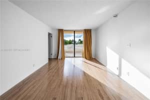 290 174th St APT 307, Sunny Isles Beach, FL 33160, - MLS#A11923353