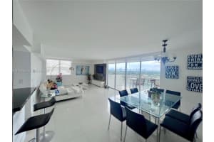 5838 Collins Ave APT 8B, Miami Beach, FL 33140, - MLS#A11923362