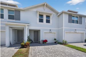 5746 Se Edgewater Cir, Stuart