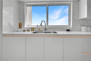 1800 N Bayshore Dr 2201 Miami, FL 33132 - MLS#A11923376