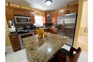 821 W 39 Pl Hialeah, FL 33012 - MLS#A11923378