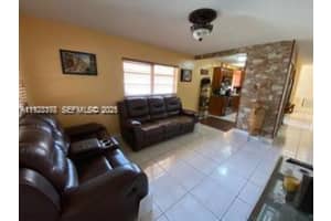 821 W 39 Pl Hialeah, FL 33012 - MLS#A11923378