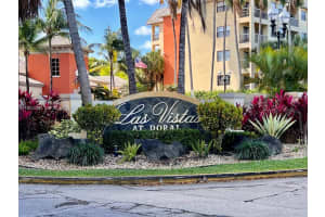 8290 Lake Dr 309, Doral