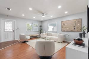 870 Ne 35th St Oakland Park, FL 33334 - MLS#A11923421