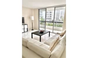 19195 Ne 36th Ct 402 Aventura, FL 33180 - MLS#A11923423