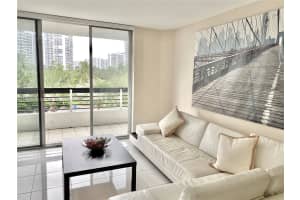 19195 Ne 36th Ct 402 Aventura, FL 33180 - MLS#A11923423