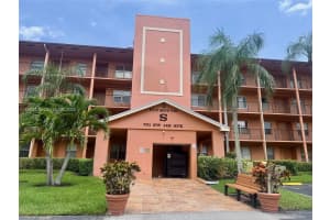 701 Sw 142nd Ave 414s Pembroke Pines, FL 33027 - MLS#A11923429