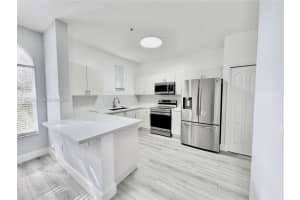 120 Jacaranda Country Club Dr 101, Plantation