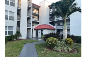 9421 Evergreen Pl 107, Davie