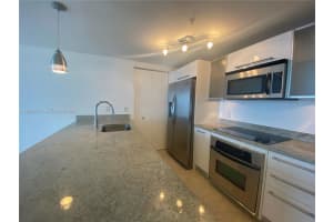 185 Sw 7th St 3607, Miami