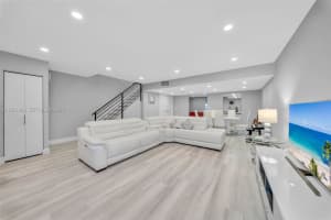 707 NE 27th Ave, Hallandale Beach, FL 33009, - MLS#A11923988