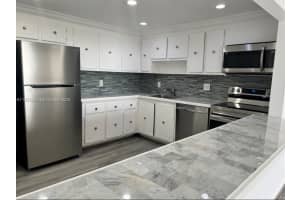 13499 Biscayne Blvd 1205, North Miami